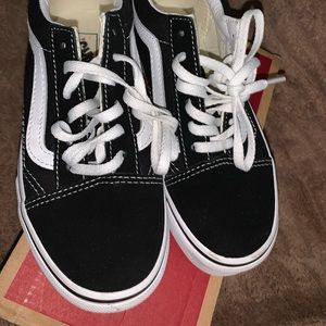 Kids Old School black and white vans size 2